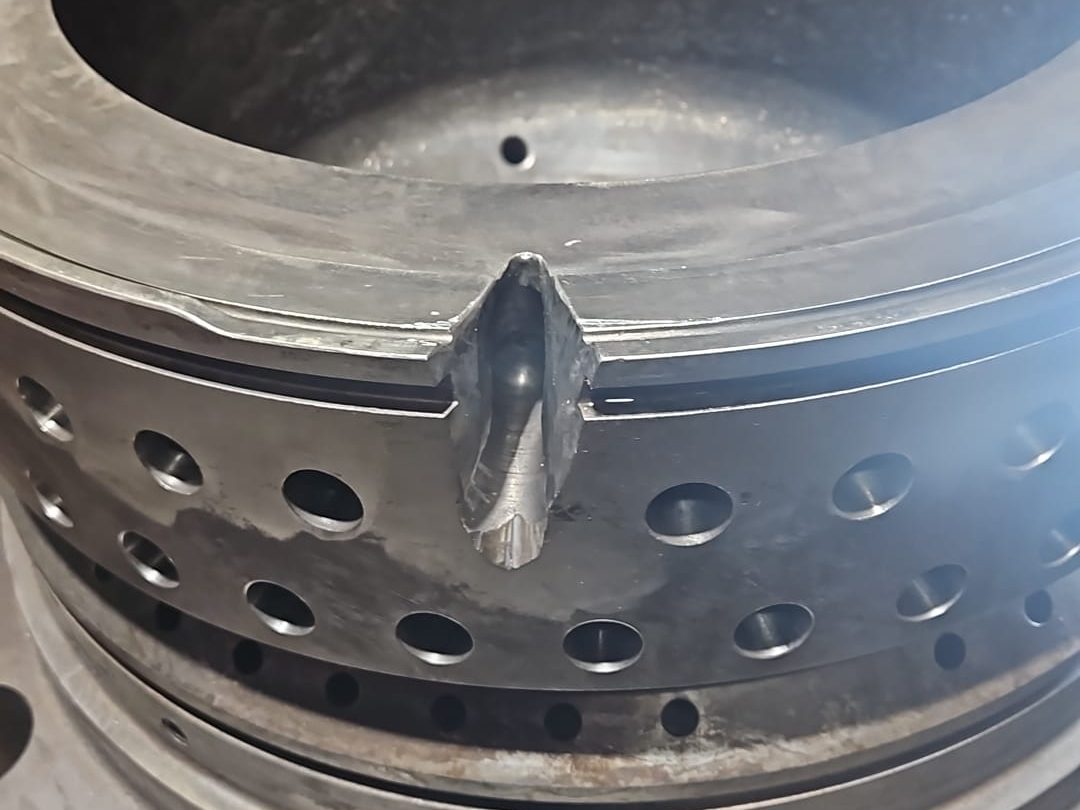 Praezisionsbearbeitete Grossmotoren-Komponente nach der Aufarbeitung